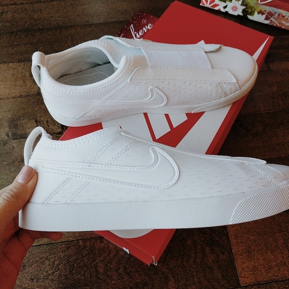 🚫 sold 🚫 Super comfy! Nike Racquette sneakers - Picture 2 of 6